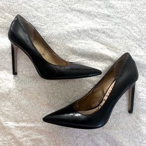 Classic Sam Edelman black pumps. Good condition. Size 8